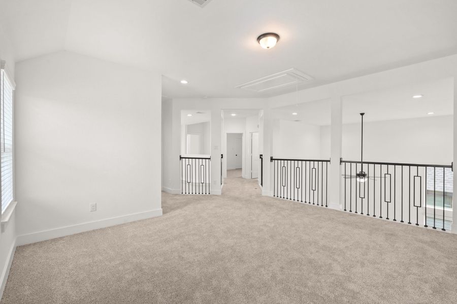 Spacious, unfurnished interior of a new home in Brookewater, Rosenberg (Image 14).