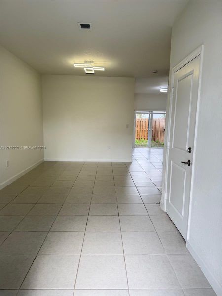 Spacious, unfurnished interior of a new home in , Homestead (Image 13).