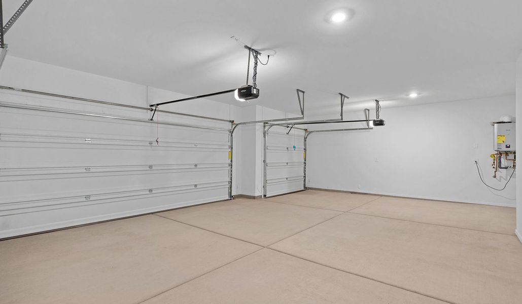 Representative unfurnished interior of a home built from the Lakeway - H40L by D.R. Horton in Sycamore Vista, Vail (Image 42).