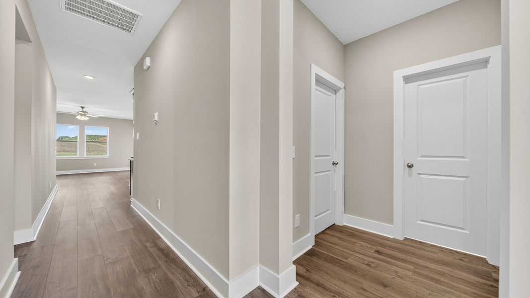 Spacious, unfurnished interior of a new home in McClure Farms, Columbia (Image 31).