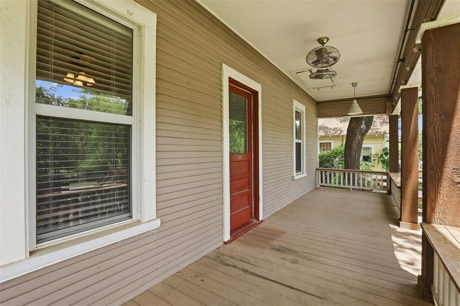 Exterior details and patio area of a home in , Weatherford (Image 2). Exterior details and patio area of a home in , Weatherford (Image 2).