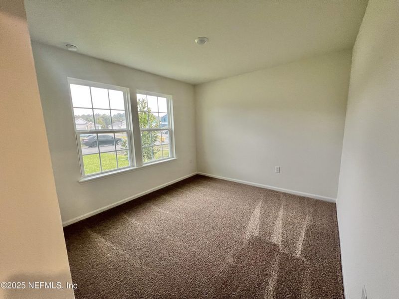 Spacious, unfurnished interior of a new home in , Jacksonville (Image 7).