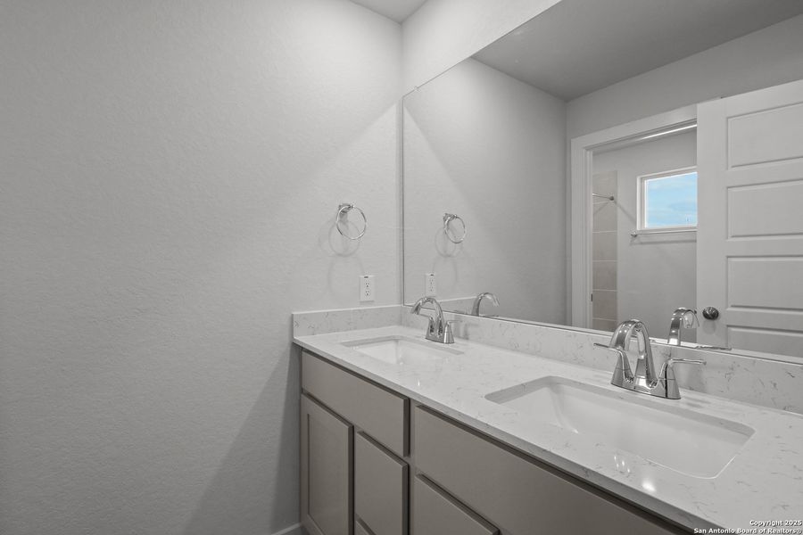 Close-up of interior finishes inside a home in Senna, Leon Valley (Image 14). Close-up of interior finishes inside a home in Senna, Leon Valley (Image 14).