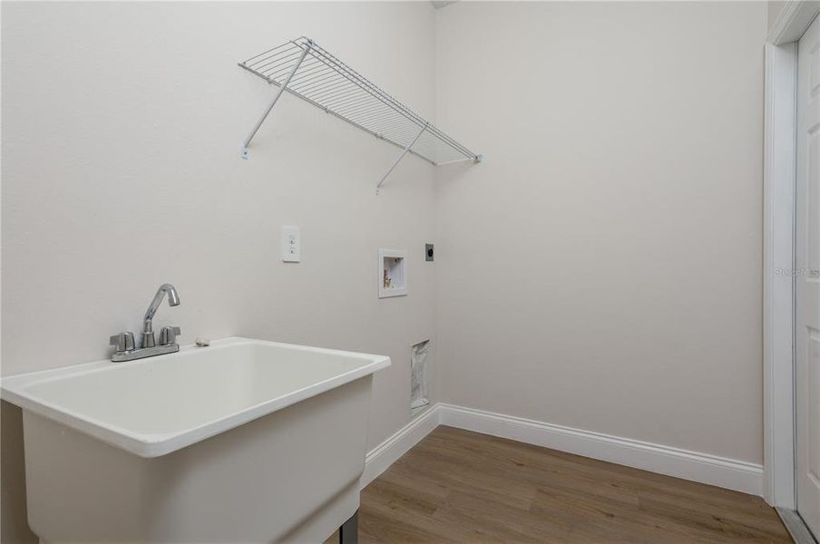 Spacious, unfurnished interior of a new home in , Debary (Image 31). Spacious, unfurnished interior of a new home in , Debary (Image 31).