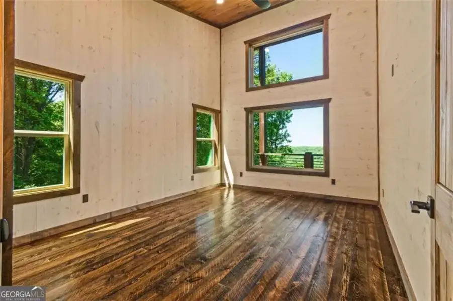Spacious, unfurnished interior of a new home in , Talking Rock (Image 18). Spacious, unfurnished interior of a new home in , Talking Rock (Image 18).