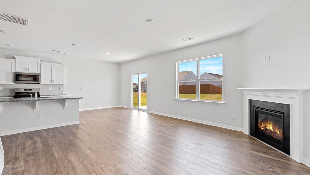 Spacious, unfurnished interior of a new home in Durbin Meadows Traditions, Fountain Inn (Image 19).