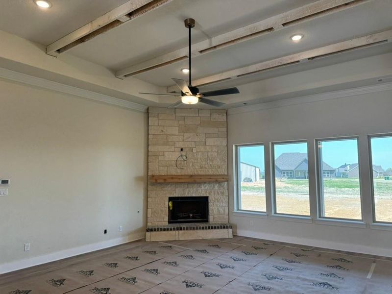Spacious, unfurnished interior of a new home in Rocky Top, Krum (Image 6).