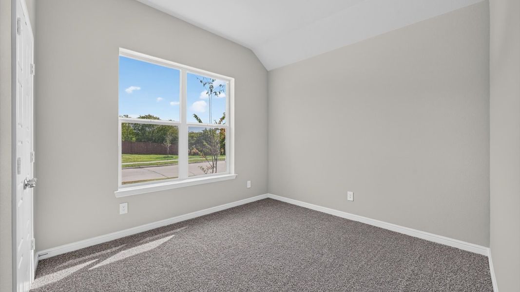 Representative unfurnished interior of a home built from the The Aspen by D.R. Horton in Lakeview Pointe, Midlothian (Image 26).