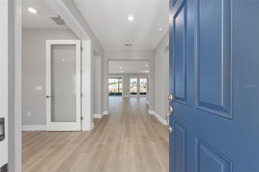 Spacious, unfurnished interior of a new home in , Ocala (Image 14).