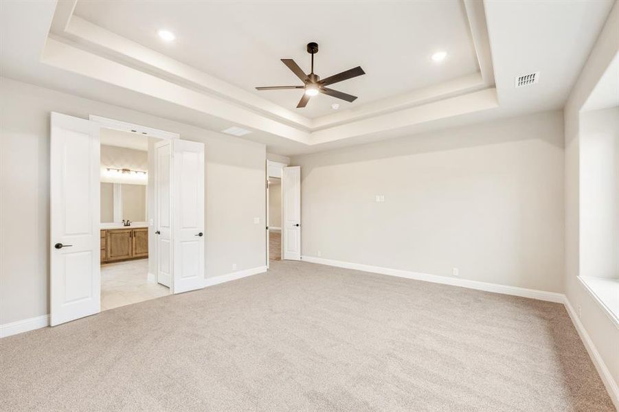 Spacious, unfurnished interior of a new home in Ridgepoint, Midlothian (Image 21).