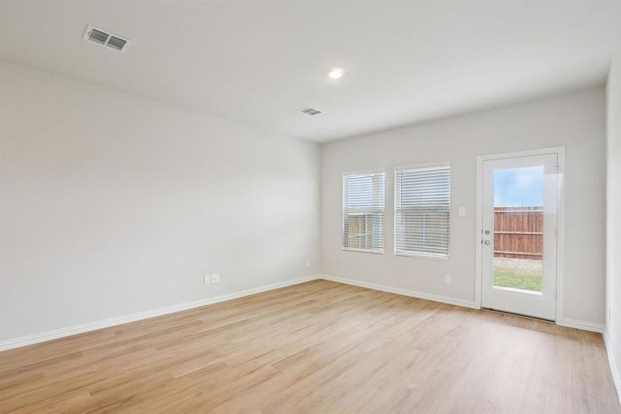 Spacious, unfurnished interior of a new home in Parks at Foster Crossing - Spring Series, Anna (Image 21). Spacious, unfurnished interior of a new home in Parks at Foster Crossing - Spring Series, Anna (Image 21).