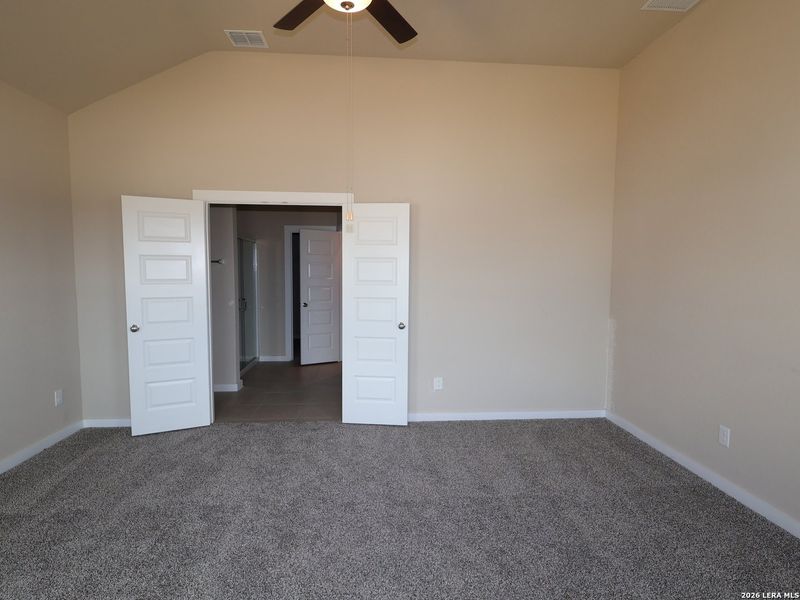 Spacious, unfurnished interior of a new home in Mesquite Ridge, San Antonio (Image 18). Spacious, unfurnished interior of a new home in Mesquite Ridge, San Antonio (Image 18).