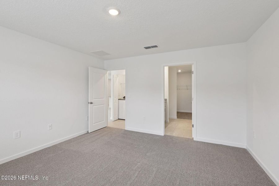 Spacious, unfurnished interior of a new home in Kings Preserve, Jacksonville (Image 28).