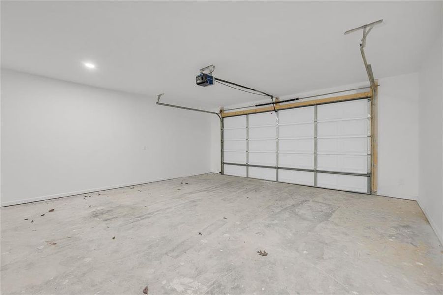 Spacious, unfurnished interior of a new home in , Covington (Image 45).