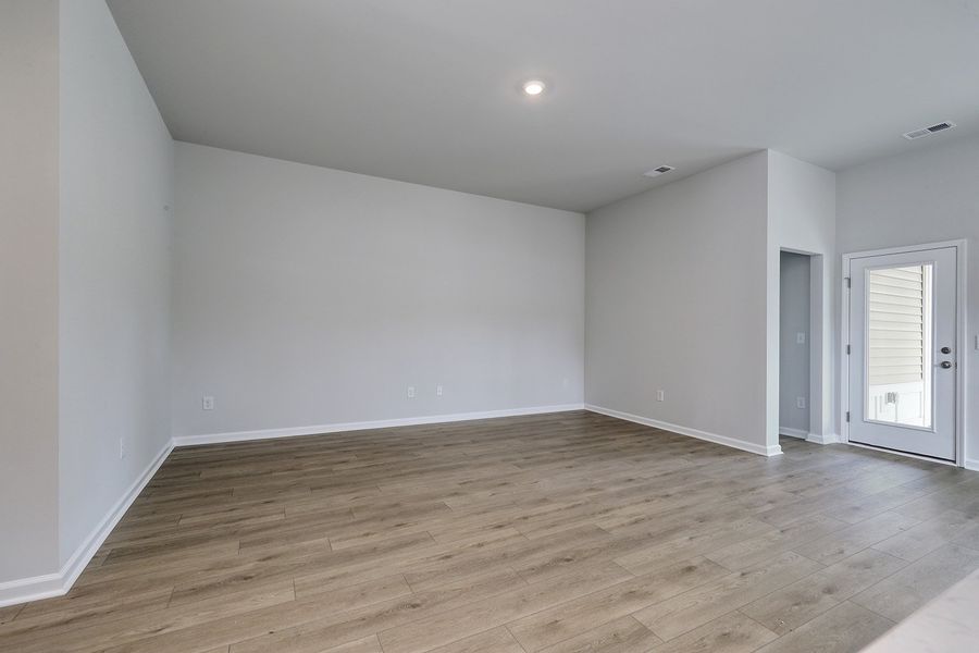 Spacious, unfurnished interior of a new home in Hainer Place, Conway (Image 17).