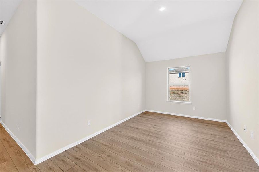 Spacious, unfurnished interior of a new home in Verandah, Royse City (Image 26).