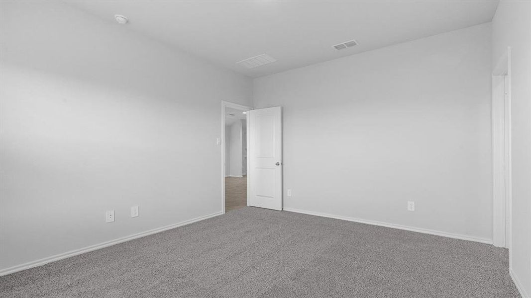 Spacious, unfurnished interior of a new home in Highlands at Chapel Creek, Fort Worth (Image 24).