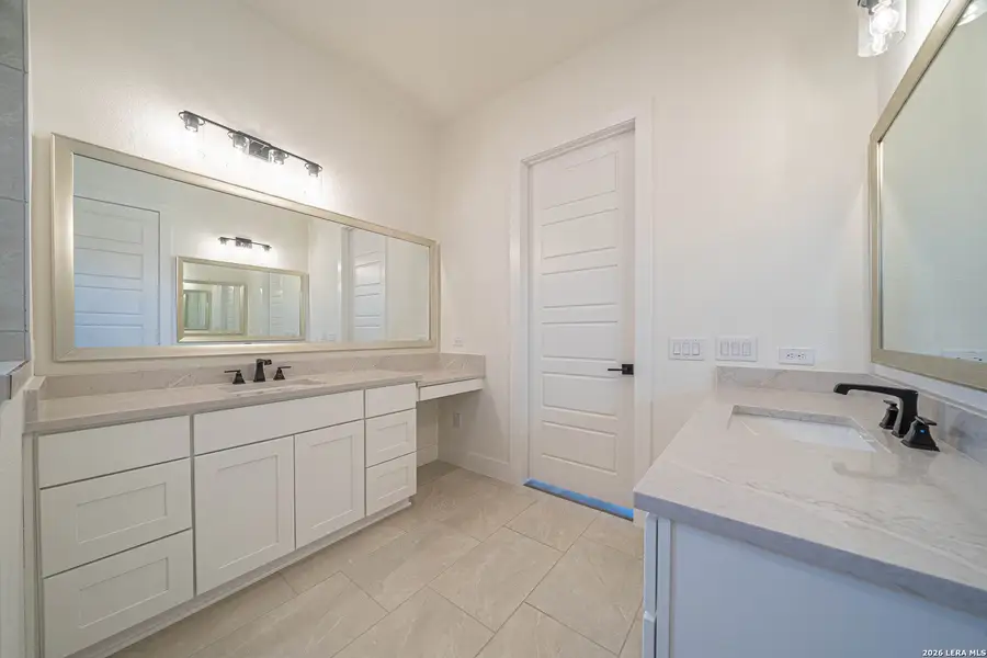 Furnished interior view inside a new home in , Kerrville (Image 9).