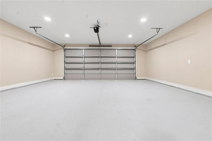 Spacious, unfurnished interior of a new home in , Douglasville (Image 44).