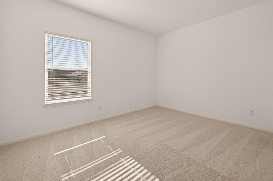 Spacious, unfurnished interior of a new home in Lago Mar, Texas City (Image 34).