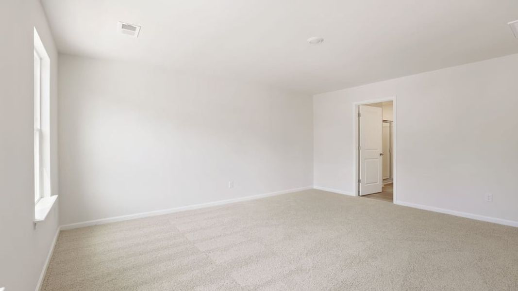 Spacious, unfurnished interior of a new home in Cedar Gap, Fountain Inn (Image 27).