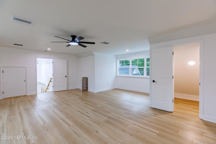 Spacious, unfurnished interior of a new home in , Jacksonville (Image 61).