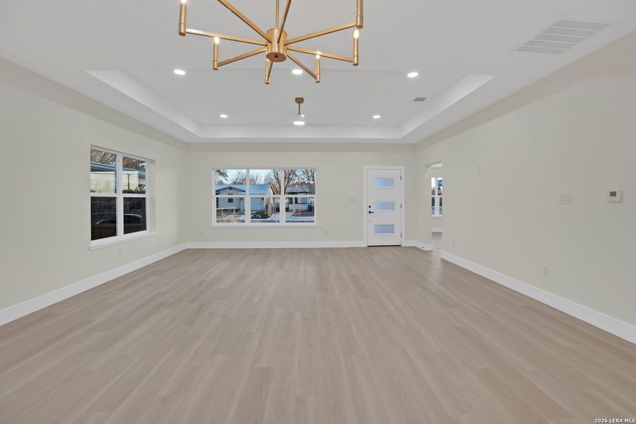 Spacious, unfurnished interior of a new home in , San Antonio (Image 8).