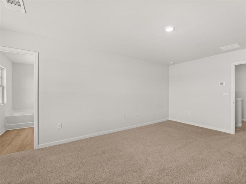 Spacious, unfurnished interior of a new home in Rolling Meadows, Jasper (Image 22).