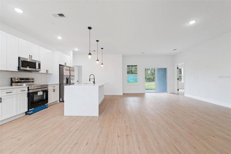 Spacious, unfurnished interior of a new home in , Ocala (Image 17).