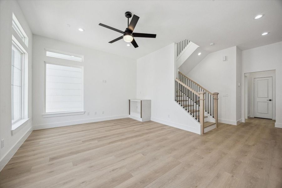 Spacious, unfurnished interior of a new home in Thornton Oaks, Houston (Image 24). Spacious, unfurnished interior of a new home in Thornton Oaks, Houston (Image 24).