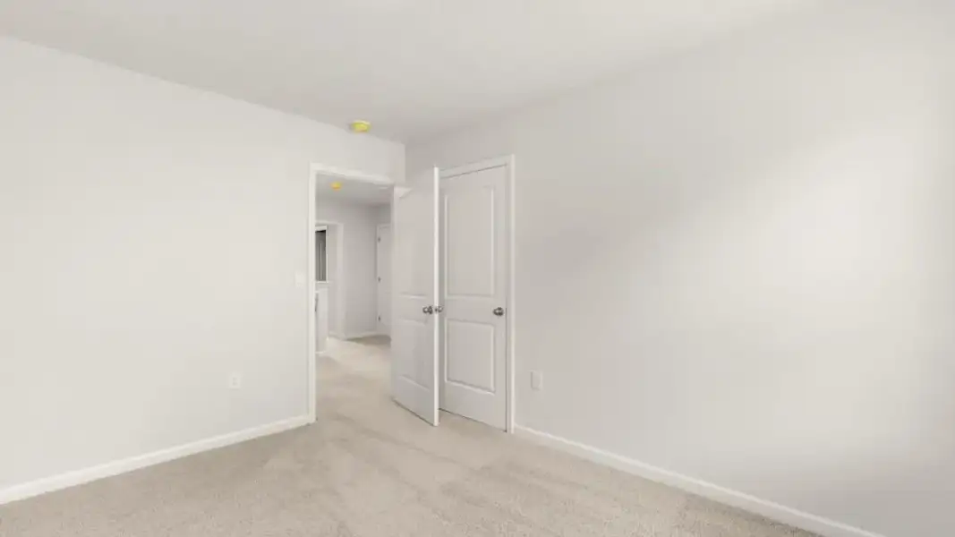 Spacious, unfurnished interior of a new home in , Gainesville (Image 28).