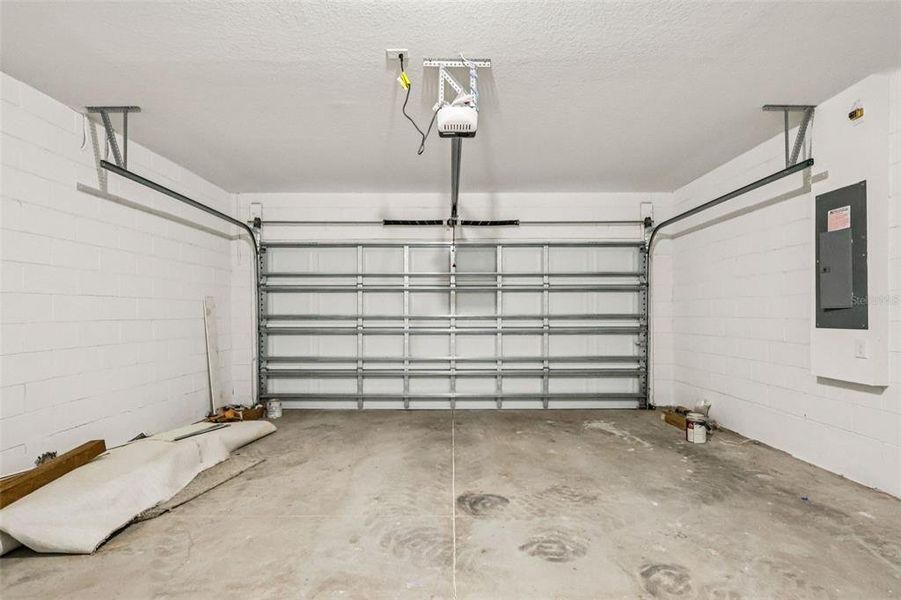 Spacious, unfurnished interior of a new home in Lake Deer Estates - Classic Series, Poinciana (Image 20).