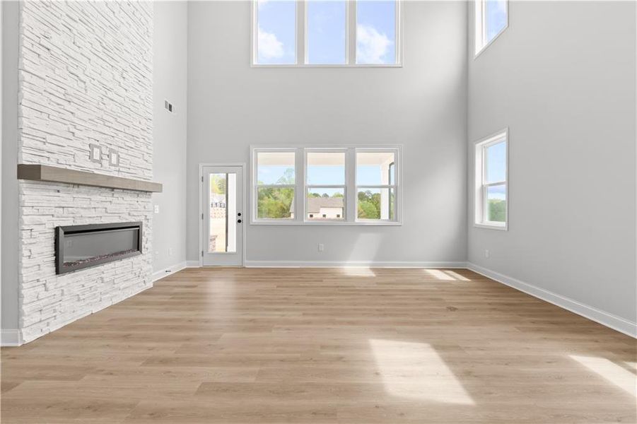 Spacious, unfurnished interior of a new home in Acacia, Cumming (Image 21).