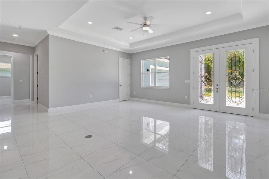 Spacious, unfurnished interior of a new home in , Leesburg (Image 20).