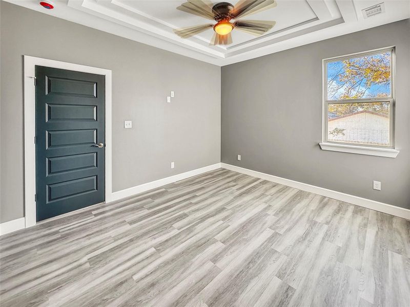 Spacious, unfurnished interior of a new home in , Houston (Image 14).