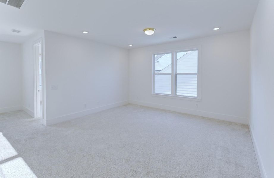 Spacious, unfurnished interior of a new home in Homecoming, Ravenel (Image 19).