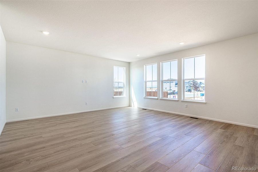 Spacious, unfurnished interior of a new home in Farmlore, Brighton (Image 17).