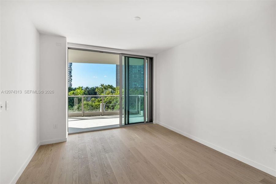 Spacious, unfurnished interior of a new home in , Miami (Image 19).