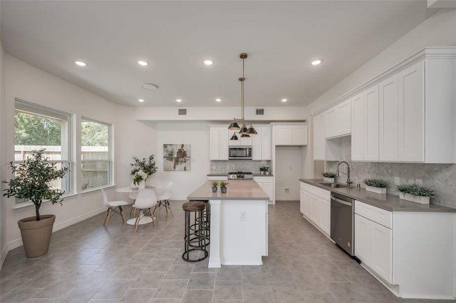 Furnished interior view inside a new home in , Missouri City (Image 18).
