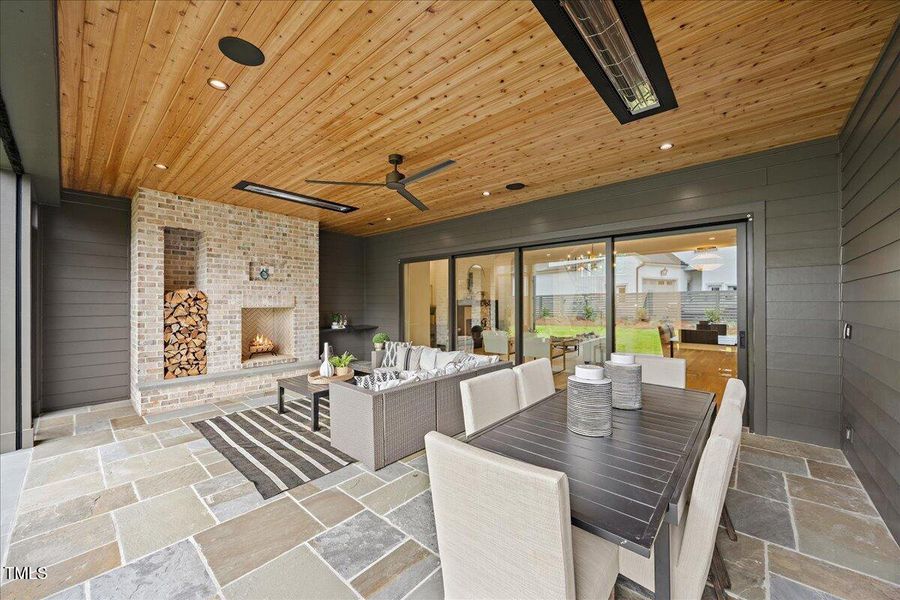 2-2A1A8479 2-2A1A8479