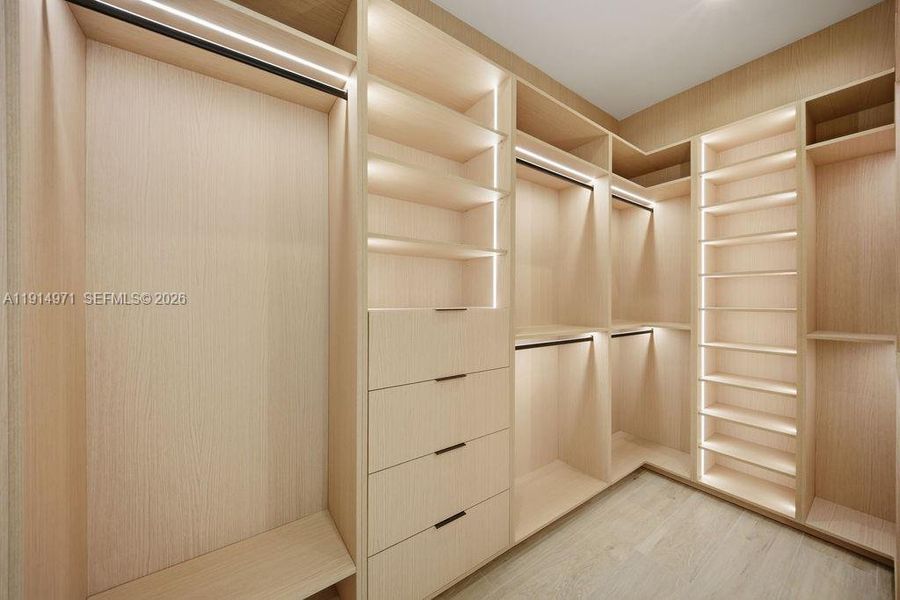 Image 93 of a home in .