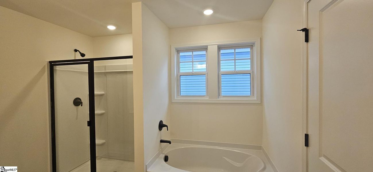 Image 24 of a home in Sedona.