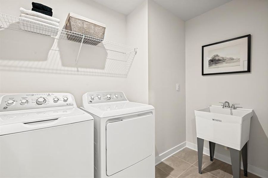Representative interior finishes for a home built from the Roxbury Grande by Ryan Homes in Griffin Farm Townes, Pittsboro (Image 17).