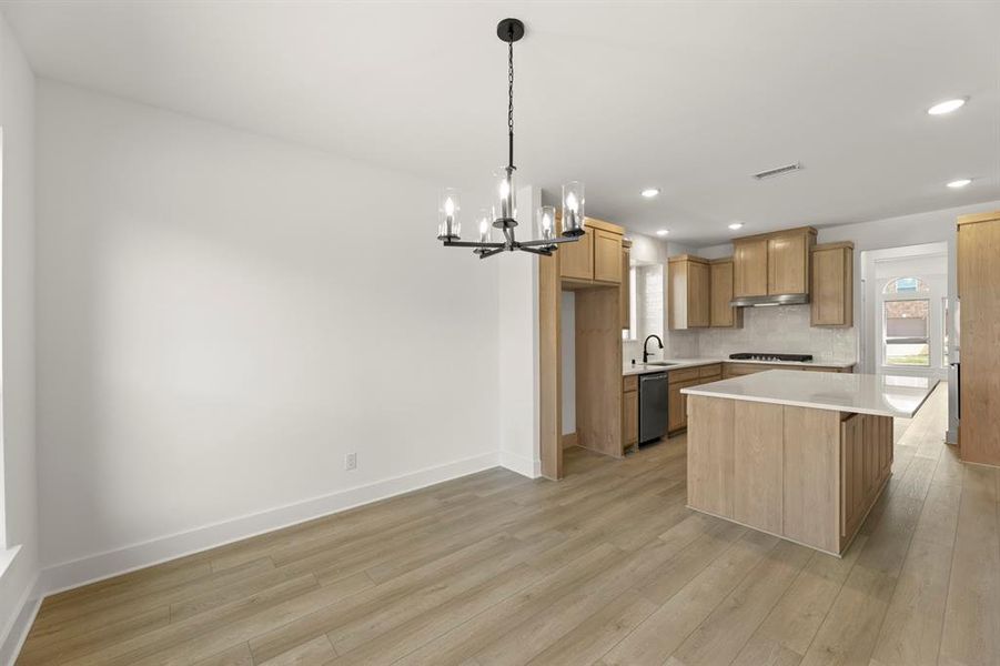 13. 1028 Little Gull - Nook (2)