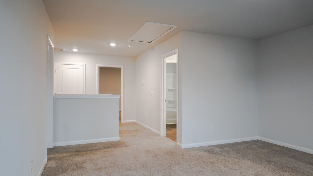 Spacious, unfurnished interior of a new home in , Summerville (Image 17).