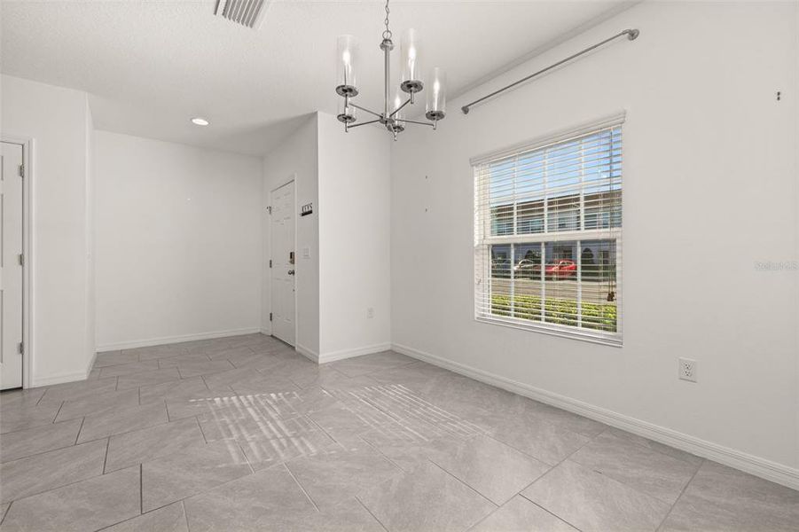 Spacious, unfurnished interior of a new home in , Davenport (Image 18).