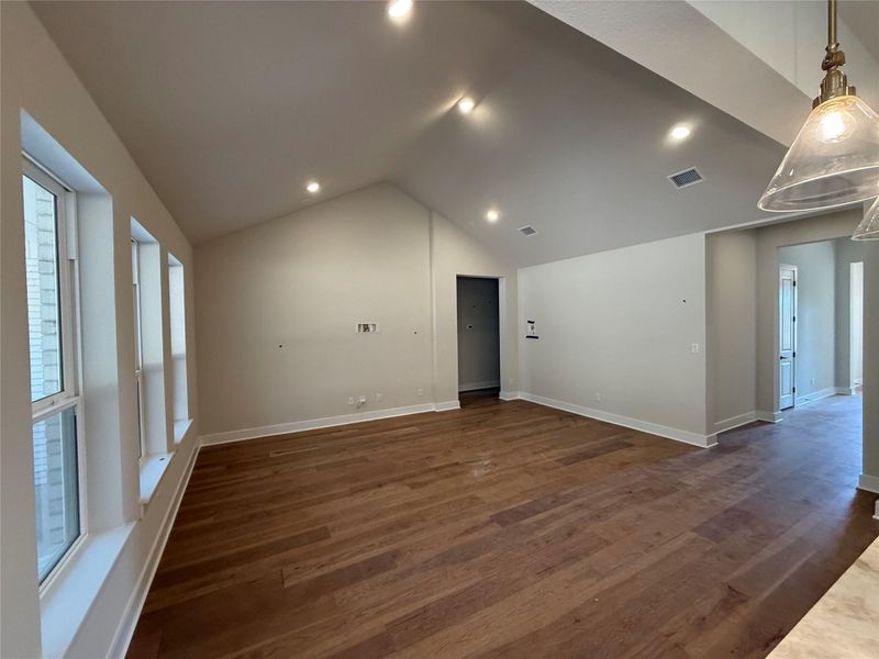 Spacious, unfurnished interior of a new home in The Estates at La Cima, San Marcos (Image 12).