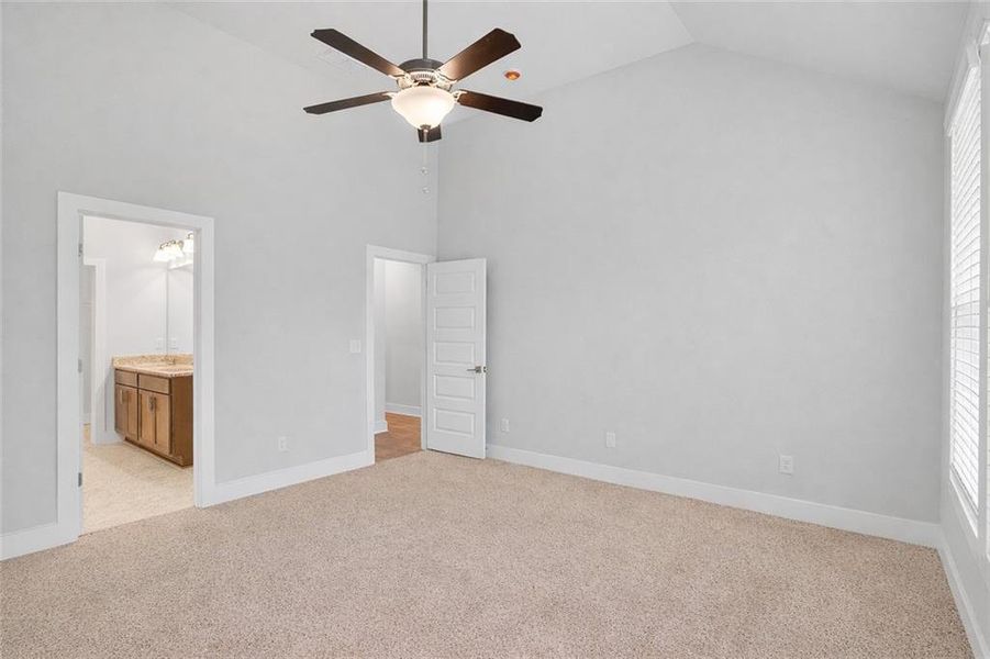 Spacious, unfurnished interior of a new home in The Fairways at Mirror Lake, Villa Rica (Image 33).