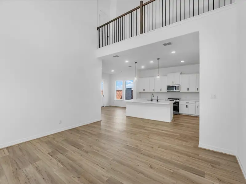 Spacious, unfurnished interior of a new home in Emory Glen, Magnolia (Image 12).