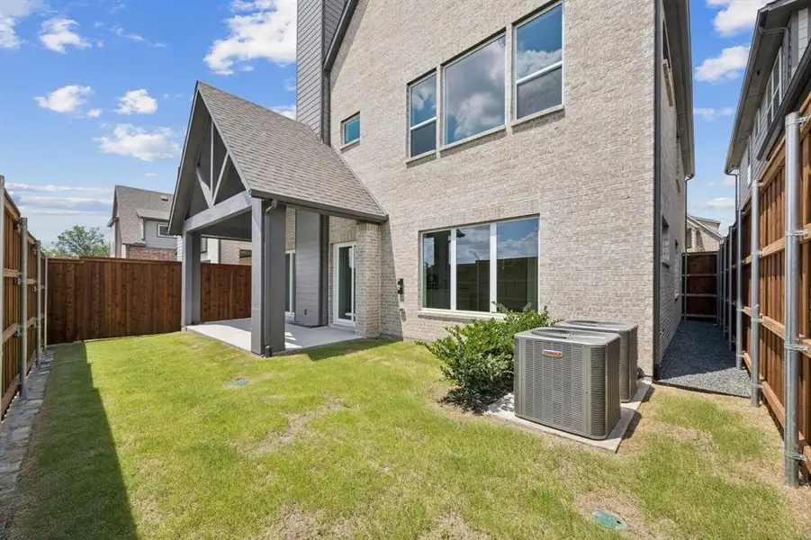 Front exterior of a new home in , Dallas, TX, highlighting curb appeal (Image 2). Front exterior of a new home in , Dallas, TX, highlighting curb appeal (Image 2).